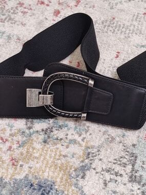 Black Elastic Waist Belt with Silver Braided Buckle
